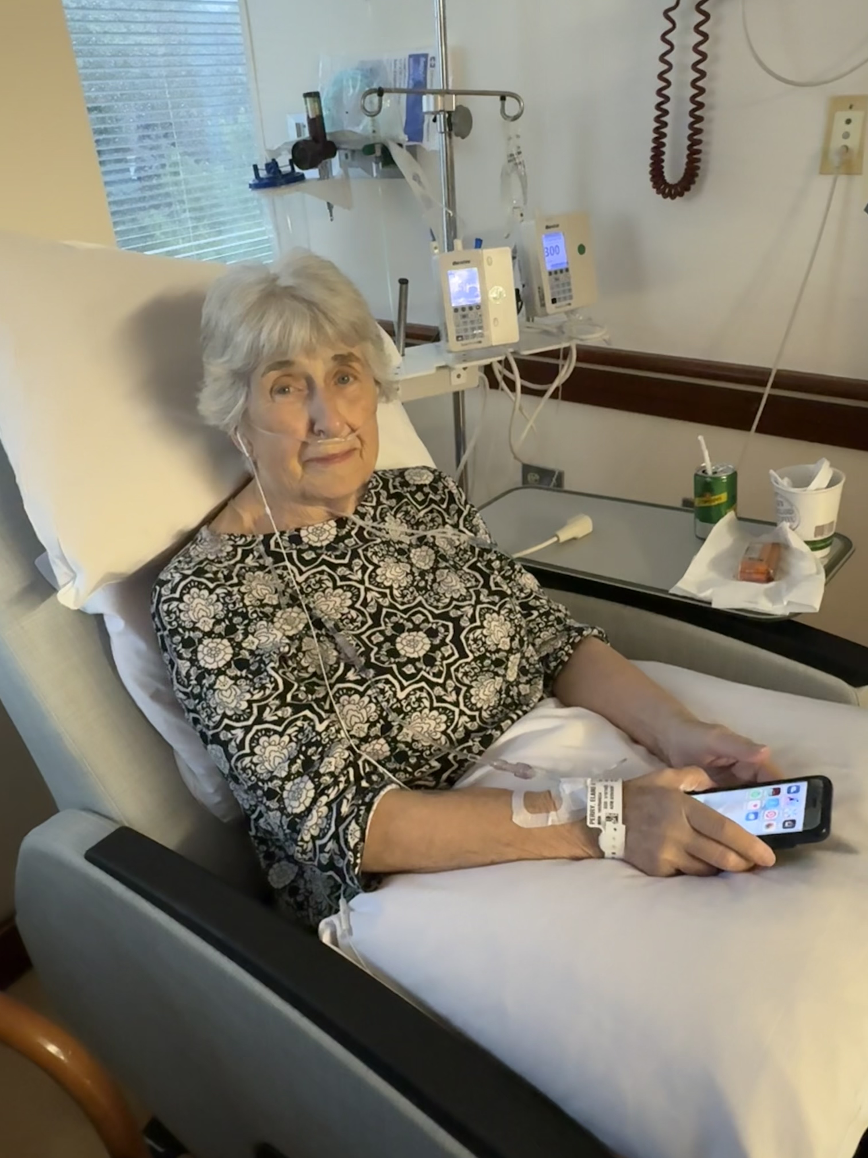 Daymark Health patient Elaine Perry receiving cancer treatment